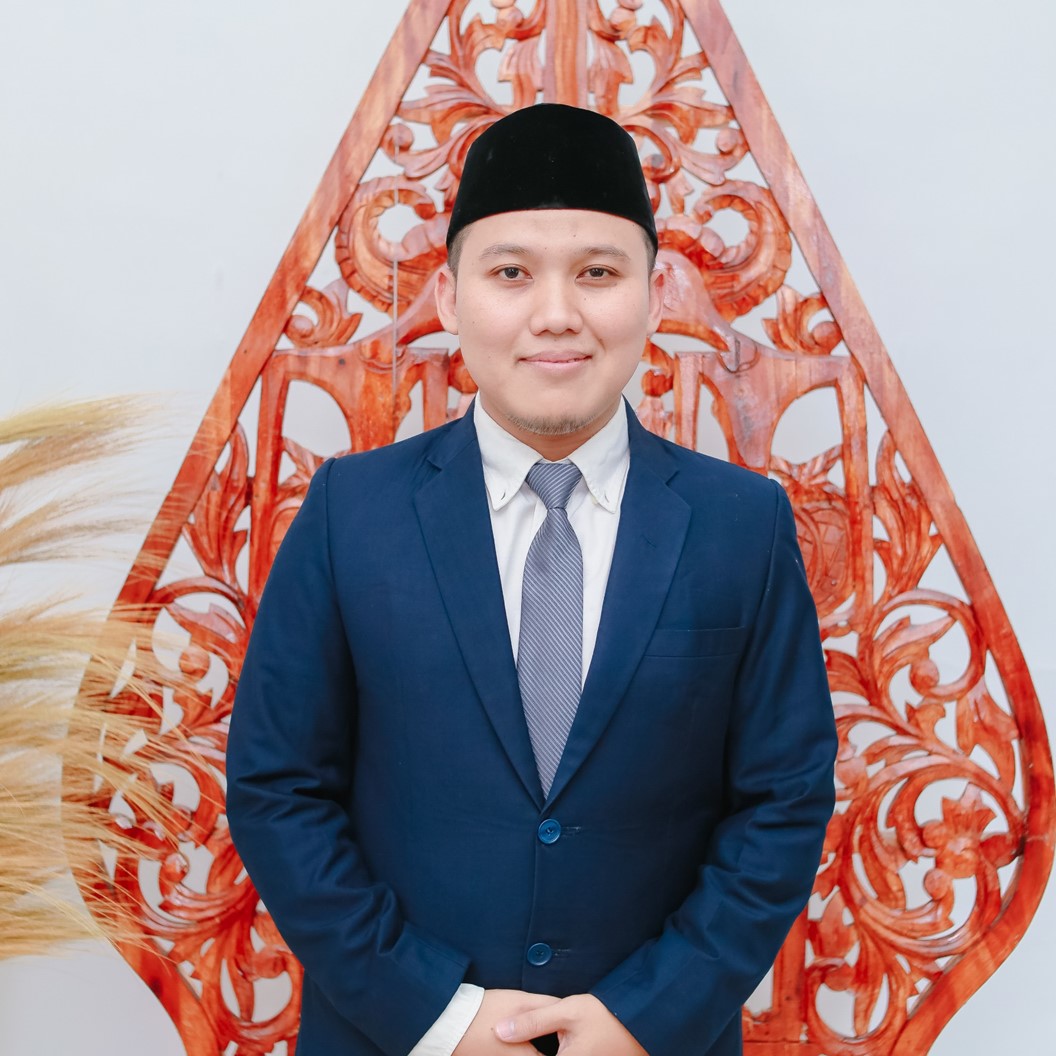 Dr. Dwi Aprilianto, Lc., MHI.